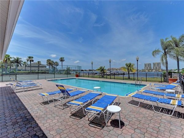 Gorgeous Two Bedroom Plus Den Vacation Home in Palmetto