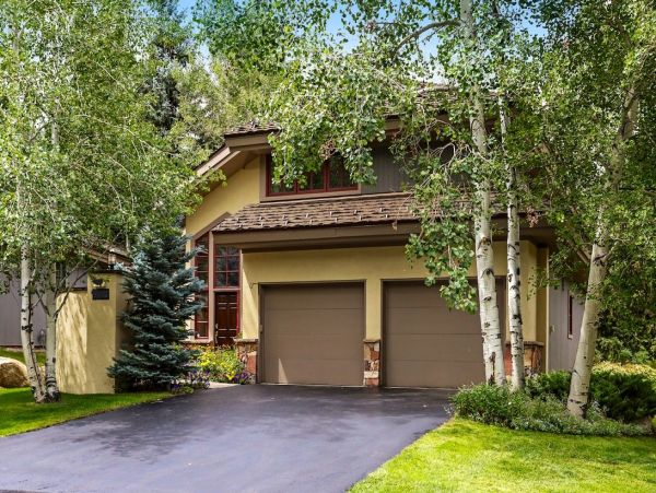 Beaver Creek Vacation Home Four Bedroom Mountain Views