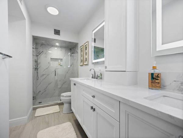 Luxury Vacation Condo in Longboat Key Located on Beach