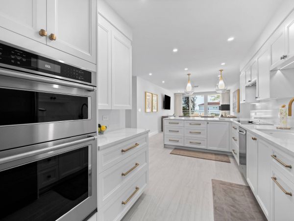 Luxury Vacation Condo in Longboat Key Located on Beach