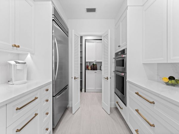 Luxury Vacation Condo in Longboat Key Located on Beach