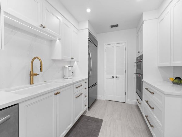 Luxury Vacation Condo in Longboat Key Located on Beach