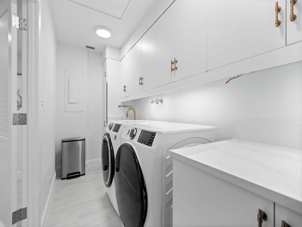 Luxury Vacation Condo in Longboat Key Located on Beach