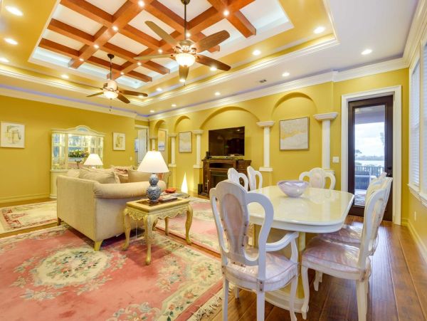 Walk to Beach Three Bedroom Vacation Rental in Venice