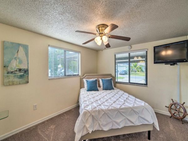 Bright Venice Rental with private pool