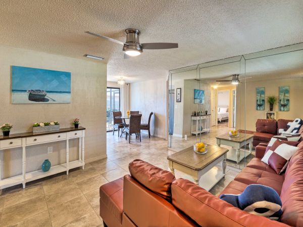 Bright Venice Rental with private pool