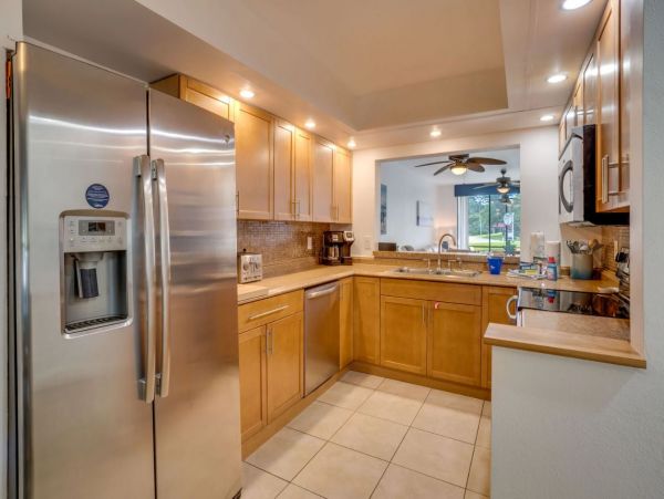 2 Bedroom Charming Vacation Condo in Bradenton Sleeps 6
