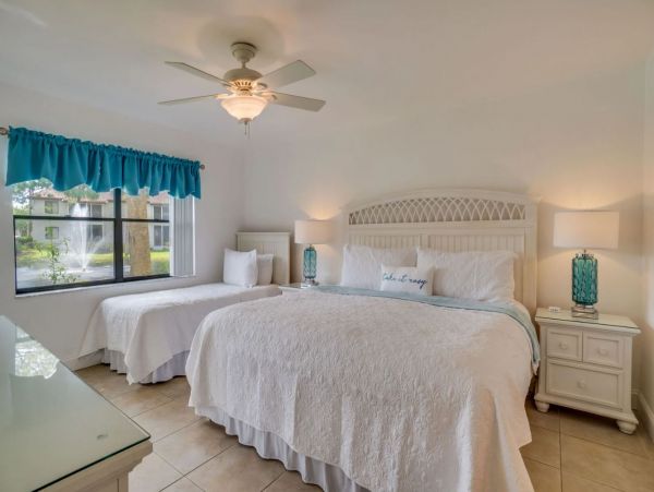 2 Bedroom Charming Vacation Condo in Bradenton Sleeps 6