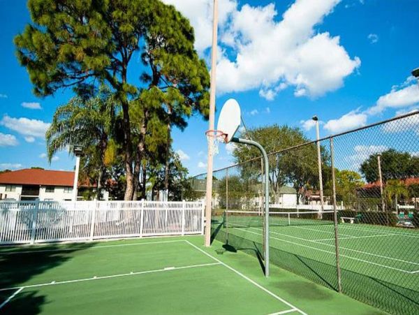 2 Bedroom Charming Vacation Condo in Bradenton Sleeps 6