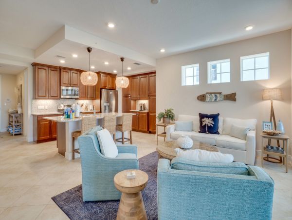 Luxury Two Bedroom Vacation Condo in Bradenton Sleeps Six