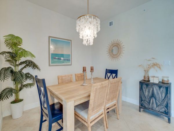 Luxury Two Bedroom Vacation Condo in Bradenton Sleeps Six