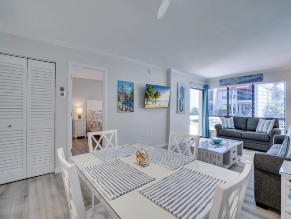 Anna Maria Cozy Coastal Retreat by the Beach