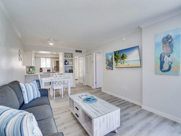 Anna Maria Cozy Coastal Retreat by the Beach
