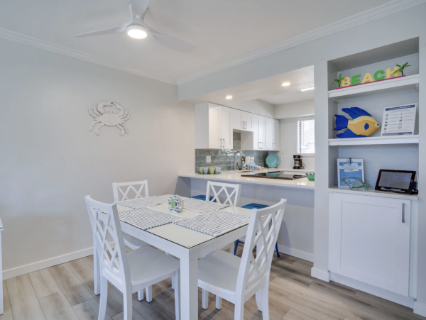 Anna Maria Cozy Coastal Retreat by the Beach