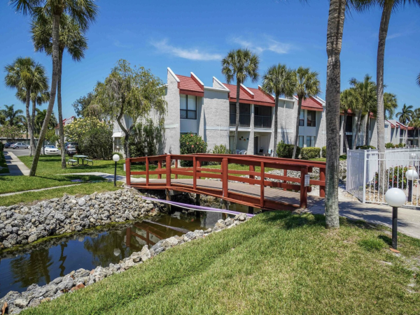 Anna Maria Cozy Coastal Retreat by the Beach