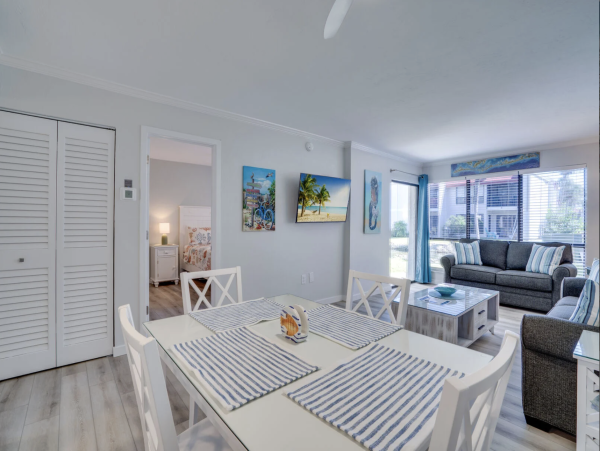 Anna Maria Cozy Coastal Retreat by the Beach