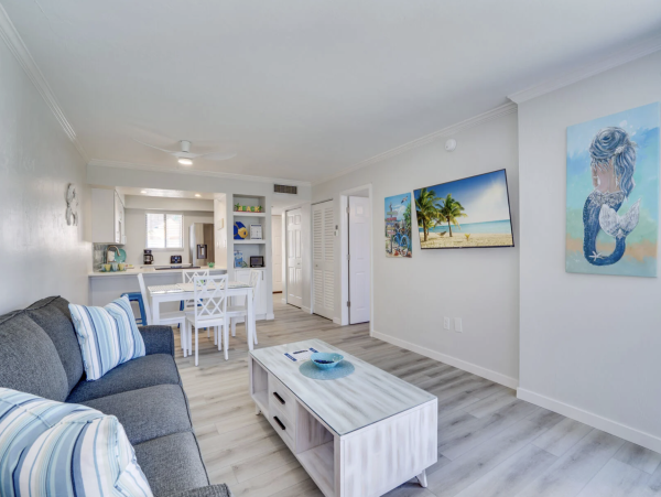 Anna Maria Cozy Coastal Retreat by the Beach