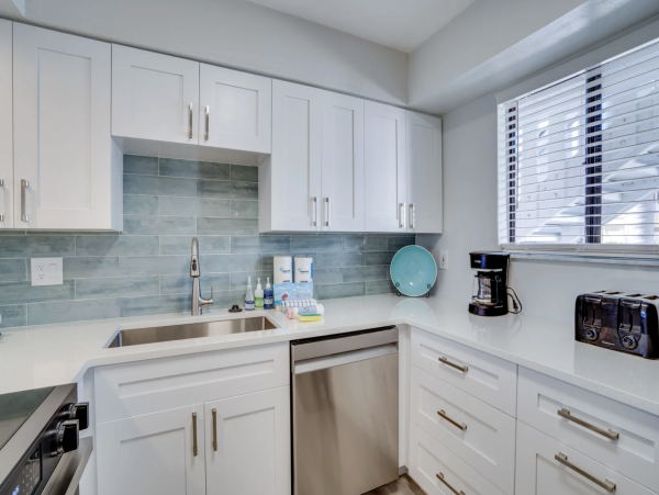 Anna Maria Cozy Coastal Retreat by the Beach