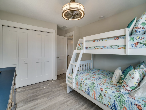 Eight Bedroom Beach House Three Min Walk to Beach