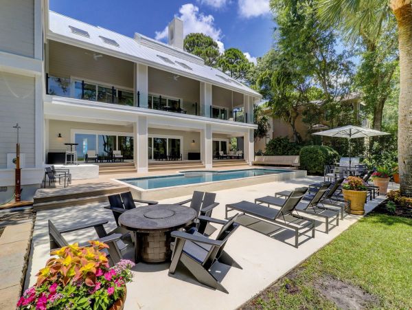Luxury Oceanfront Vacation Home in Hilton Head Sleeps 14