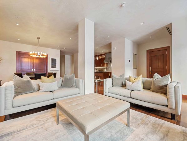 Luxury Vail Village penthouse with Valley Views