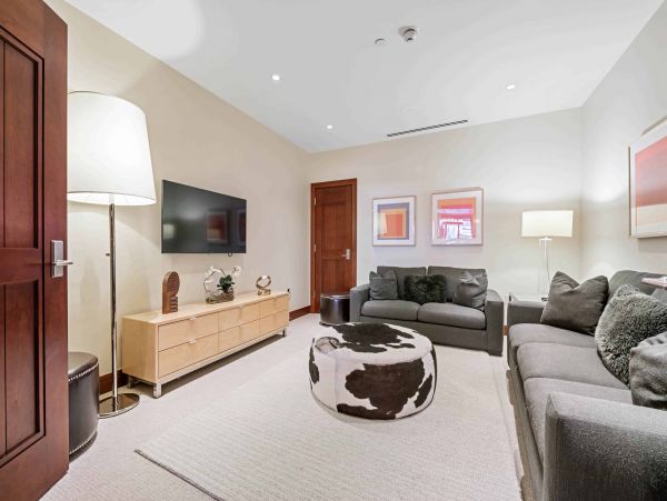 Luxury Vail Village penthouse with Valley Views