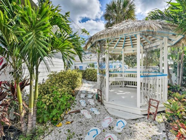 New Smyrna Beach Condo with 1 Bedroom Close to Beach