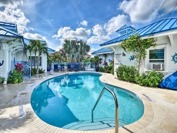 New Smyrna Beach Condo with 1 Bedroom Close to Beach