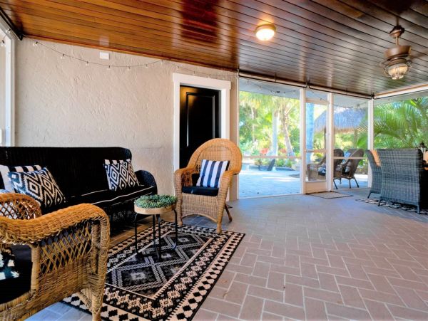 Bradenton Vacation Home Five Bedroom with Pool