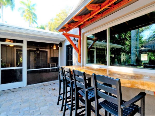 Bradenton Vacation Home Five Bedroom with Pool