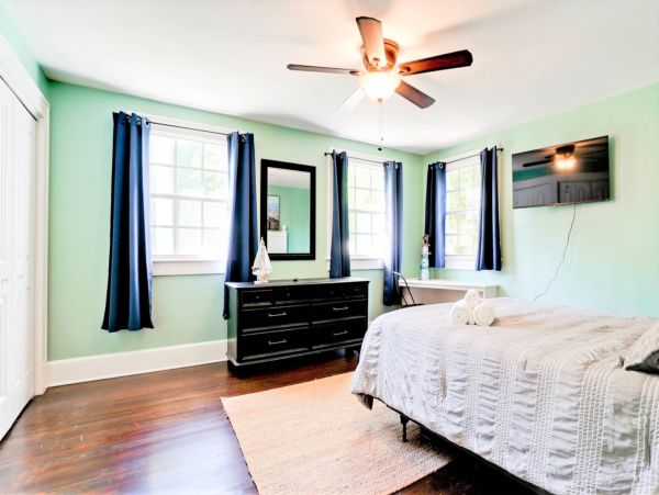 Bradenton Vacation Home Five Bedroom with Pool
