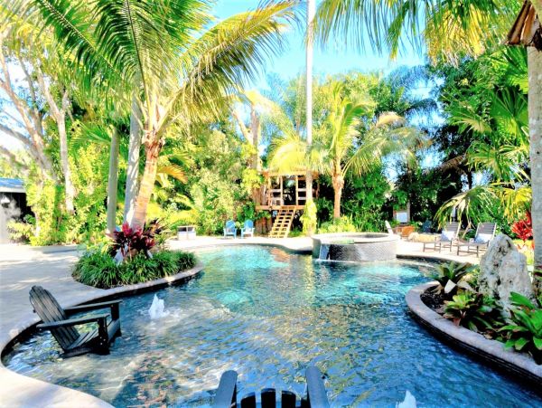 Bradenton Vacation Home Five Bedroom with Pool