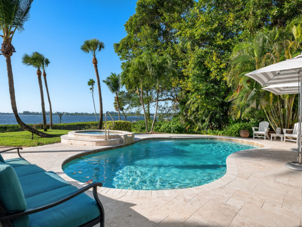 Bradenton Waterfront Oasis: Spacious Rental for 18 Guests