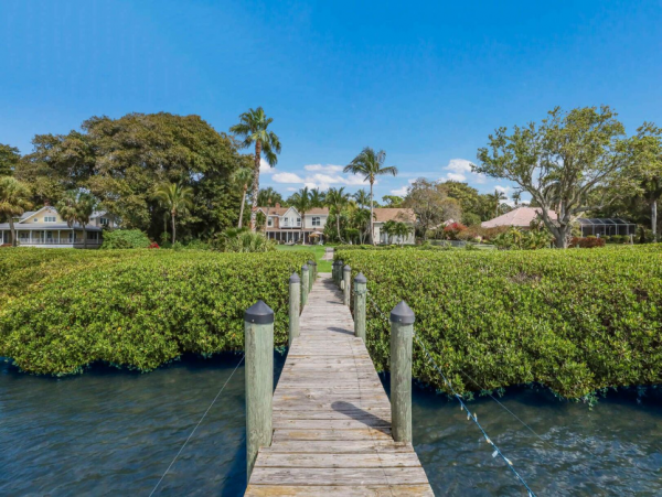 Bradenton Waterfront Oasis: Spacious Rental for 18 Guests