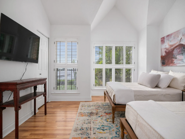 Bradenton Waterfront Oasis: Spacious Rental for 18 Guests
