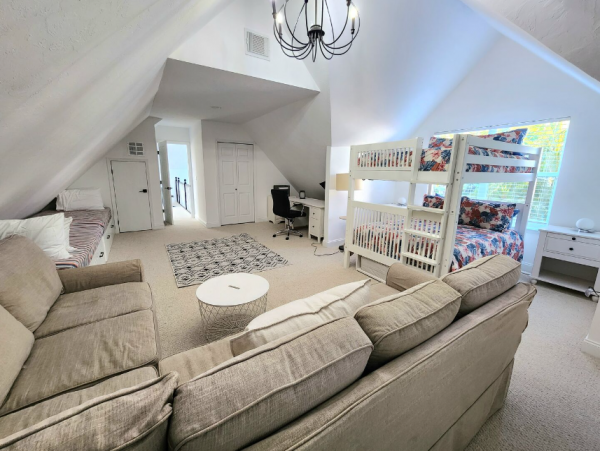 Bradenton Waterfront Oasis: Spacious Rental for 18 Guests