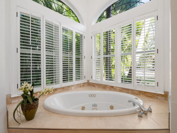 Bradenton Waterfront Oasis: Spacious Rental for 18 Guests