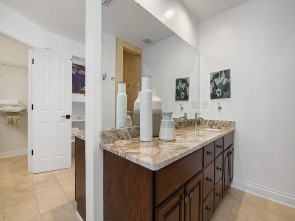 Bradenton Waterfront Oasis: Spacious Rental for 18 Guests