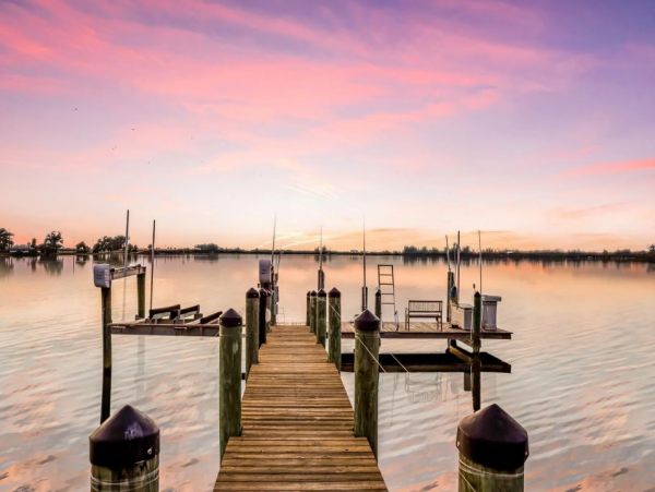 Bradenton Waterfront Oasis: Spacious Rental for 18 Guests
