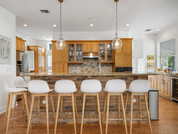 Bradenton Waterfront Oasis: Spacious Rental for 18 Guests