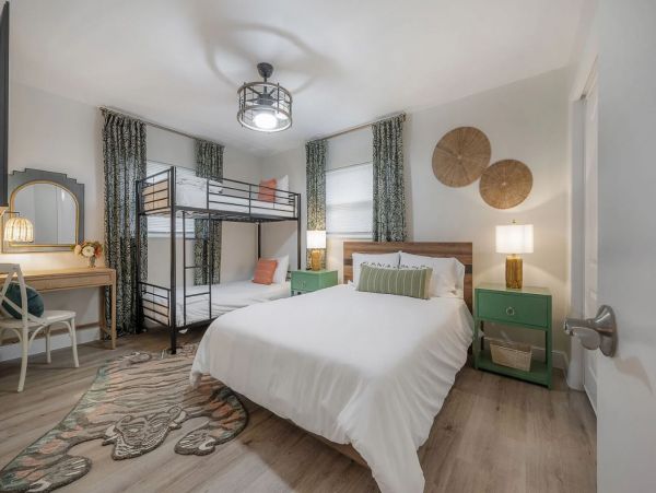 Clearwater Vacation Pool Home Sleeps 12 Guests