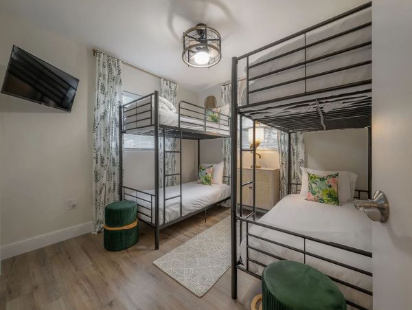 Clearwater Vacation Pool Home Sleeps 12 Guests