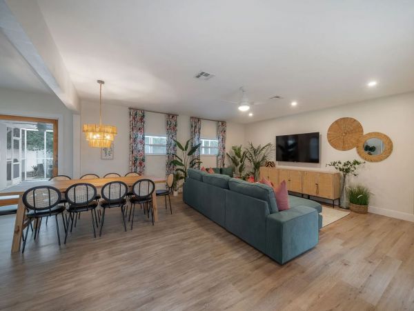 Clearwater Vacation Pool Home Sleeps 12 Guests