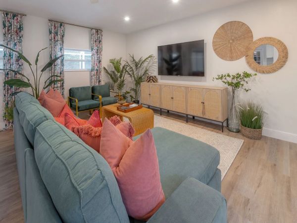 Clearwater Vacation Pool Home Sleeps 12 Guests