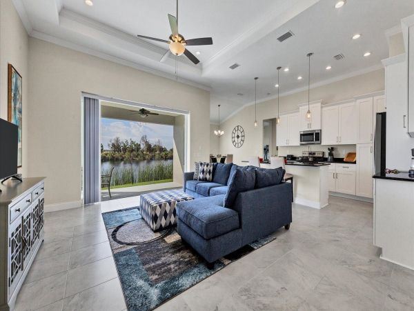 Beautiful Waterfront 3 Bedroom Home in Port Charlotte