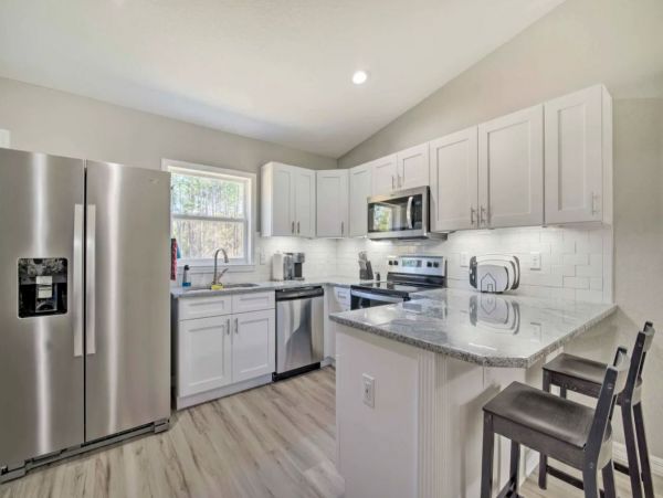 Ocala Charming Vacation Home Sleeps Six Guests
