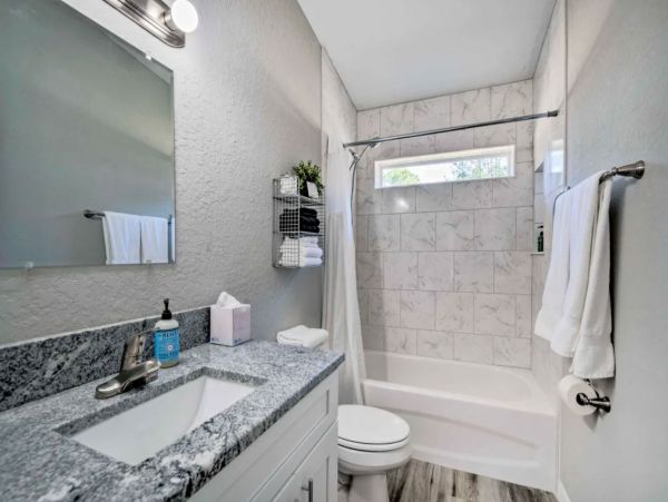 Ocala Charming Vacation Home Sleeps Six Guests