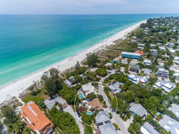 3 houses to beach