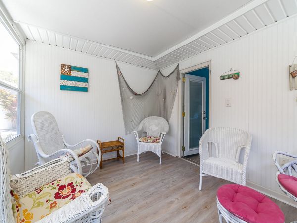 3 houses to beach
