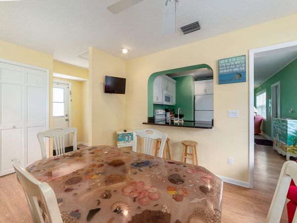 3 houses to beach